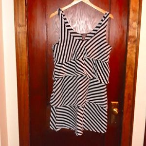 Stripped ruffled dress